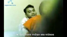 شوکیا فحش کے ساتھ بھارتی جوڑے کے نئے سال کی رات 1 کم از کم 20 سیکنڈ