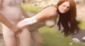 インドのセックスビデオ：屋外でのハードコアスキャンダル 2 分 20 秒