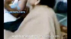 దేశీ మిల్ఫ్ పోర్న్ వీడియోలో తన వక్షోజాలను హస్త ప్రయోగం చేస్తుంది 1 మిన్ 40 సెకను
