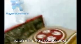 देसी मिल्फने अश्लील व्हिडिओमध्ये तिचे बूब्स हस्तमैथुन केले 3 मिन 40 सेकंद