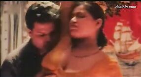 Videos de sexo indio con una sirvienta tetona en la casa 1 mín. 40 sec