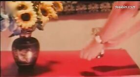 Indiase seks video ' s featuring een rondborstige meid in de huis 2 min 20 sec