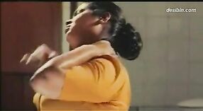 Indiase seks video ' s featuring een rondborstige meid in de huis 0 min 0 sec