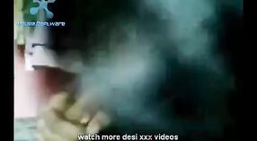 Desi Milf de Banglore Se Pone Traviesa en Video HD 2 mín. 20 sec