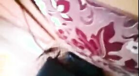 Desi Bhabhi Ruby Descend dans une Vidéo Porno HD 2 minute 20 sec