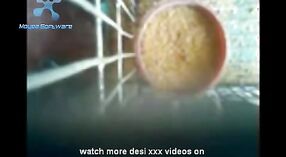 Desi Girls S'Amuse avec son Petit Ami dans une Vidéo Porno Amateur 4 minute 10 sec