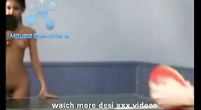 Waktu Bermain Seksi Remaja Desi dalam HD 1 min 00 sec