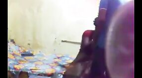 இந்த அமெச்சூர் ஆபாச வீடியோவில் ஒரு மோசடி இல்லத்தரசி எவ்வாறு நிர்வகிப்பது என்பது தேசி சிறுமிகளுக்கு தெரியும் 0 நிமிடம் 40 நொடி
