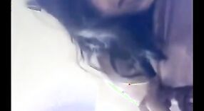 Payudara pacar India terlihat dekat dalam video porno amatir 2 min 20 sec