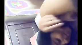 Die Brüste der indischen Freundin werden im Amateur-porno-Video aus nächster Nähe aufgenommen 0 min 40 s