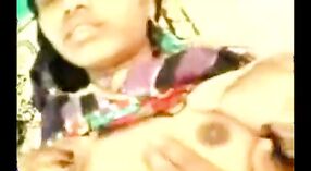 या हौशी अश्लील व्हिडिओमध्ये देसी मुलीने तिच्या मांजरीला तिच्या प्रियकराने बोट ठेवले 0 मिन 50 सेकंद