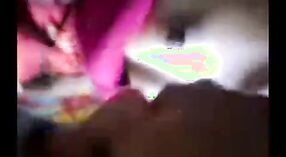 Un petit ami indien baise une jolie petite amie adolescente Desi 4 minute 00 sec