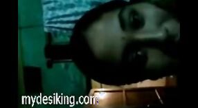 Ankitaのヌードシーンをフィーチャーしたインドのセックスビデオ 1 分 20 秒