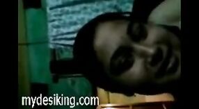 Ankitaのヌードシーンをフィーチャーしたインドのセックスビデオ 1 分 40 秒