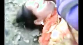 Vidéos de sexe indien mettant en vedette un nouveau scandale sexuel en plein air avec une fille bangladaise et son voisin 2 minute 30 sec