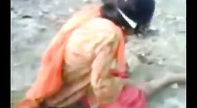 Indiase seksvideo ' s met een nieuw buitenseksschandaal met een bangladeshi meisje en haar buurman 3 min 10 sec