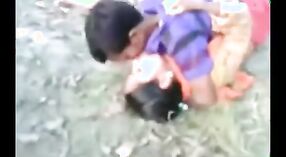 Vidéos de sexe indien mettant en vedette un nouveau scandale sexuel en plein air avec une fille bangladaise et son voisin 0 minute 40 sec