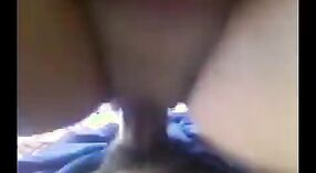 Video de sexo indio amateur con una chica sexy del pueblo 2 mín. 00 sec