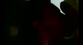 Video de sexo indio con una universitaria paquistaní follada duro por su amante en este clip porno amateur 3 mín. 00 sec