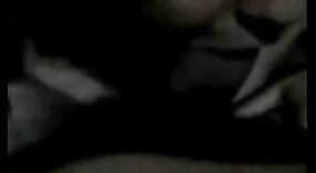 ভারতীয় পরিপক্ক আন্টি কুকুরের স্টাইলে তার বন্ধু দ্বারা চুদে যায় 1 মিন 20 সেকেন্ড