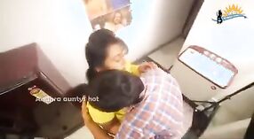 Indiano sesso film con un paffuto cameriera in masala impostazione 3 min 40 sec