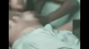 Hint Seks Film Featuring bir Mallu bebek Başlarken Ona Memeler Smacked 0 dakika 30 saniyelik