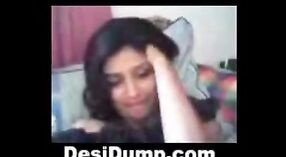 Bocah-bocah wadon Desi Shaila Nair ing amatir porno video 1 min 40 sec