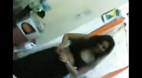 Vídeo pornográfico indiano Amador Com uma MILF Boazona 1 minuto 30 SEC