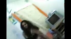 فيديو إباحي هندي هاوي يعرض جبهة مورو مثيرة 1 دقيقة 40 ثانية