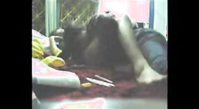 Videos de Sexo Indio Amateur con un Estudiante Bengalí Travieso 4 mín. 00 sec