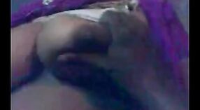 Gadis Desi dengan Payudara Besar dalam Video Porno India 1 min 10 sec