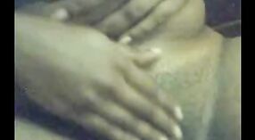 দেশি মিলফ অপেশাদার পর্ন ভিডিওতে তার বুবগুলি প্রদর্শন করে 2 মিন 20 সেকেন্ড