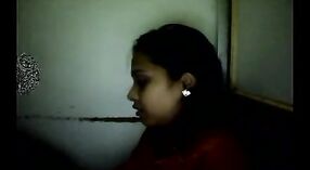 Hint Seks Videolarında Desi Kızlar: Bir Milf'in Keyfi 4 dakika 20 saniyelik