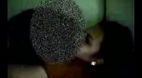भारतीय सेक्स व्हिडिओंमध्ये देसी मुली: एक मिल्फचा आनंद 5 मिन 40 सेकंद