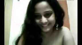 Film Seks India: Sesi Obrolan Panas Remya 4 min 20 sec