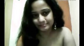 Film India: Sesi Obrolan Panas Remya 5 min 00 sec