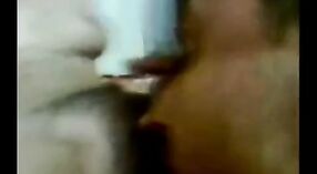 Desi Bhabhis Amateur-Pornoclip: Es ist sehr attraktiv 3 min 30 s
