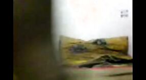 একটি ভারতীয় পর্ন ভিডিওতে দেশি গার্লস তানভির এবং নেলা 9 মিন 30 সেকেন্ড