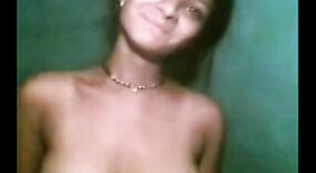 ભારતીય પોર્ન વિડિઓ એક ચુસ્ત છોકરીની યોનિ દર્શાવતા 1 મીન 20 સેકન્ડ