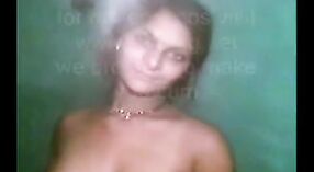 Indiase Porno Video Featuring een strak meisje Vagina 2 min 20 sec