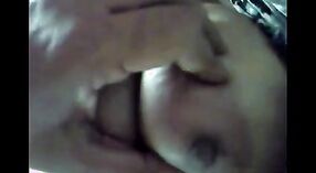 Desi Moglie's Grande seno: Un Video Porno 0 min 0 sec