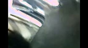 ಭಾರತೀಯ ಸೆಕ್ಸ್ ವೀಡಿಯೊಗಳು: ಕಾರಿನಲ್ಲಿ ಚುಂಬಿಸುವ ದೇಸಿ ಹುಡುಗಿಯರ ಜೋಡಿ 1 ನಿಮಿಷ 30 ಸೆಕೆಂಡು