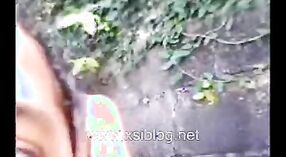 देसी अश्लील व्हिडिओमध्ये ट्वोसेनियर्सच्या लंडवर स्वारी करणारी हौशी महाविद्यालय 1 मिन 40 सेकंद