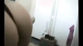 हौशी अश्लील व्हिडिओमध्ये बस्टी ब्लोंडला चोदले जाते 2 मिन 00 सेकंद