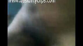 Ấn độ tình dục video featuring một desi trường đại học cô gái giving một nóng blowjob 3 tối thiểu 20 sn