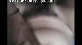 Ấn độ tình dục video featuring một desi trường đại học cô gái giving một nóng blowjob 3 tối thiểu 50 sn