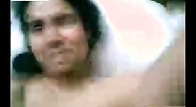 Desi Girl在业余色情视频中被爱人搞砸了 1 敏 40 sec