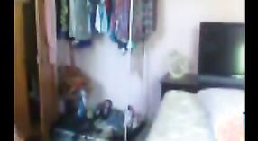 Amateur Indiase seks video featuring een tiener college meisje exposing haar naakt figuur 4 min 20 sec