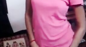 Vidéo de sexe indien mettant en vedette une adolescente d'université avec de petits seins 4 minute 10 sec