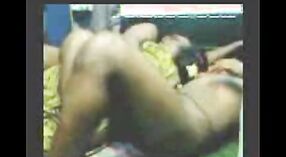 Desi bhabi prende scopata da lei marito e la sua devar in dilettante video 0 min 0 sec